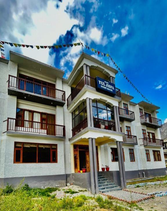 Anand Yul Jispa Hotel Ngoại thất bức ảnh