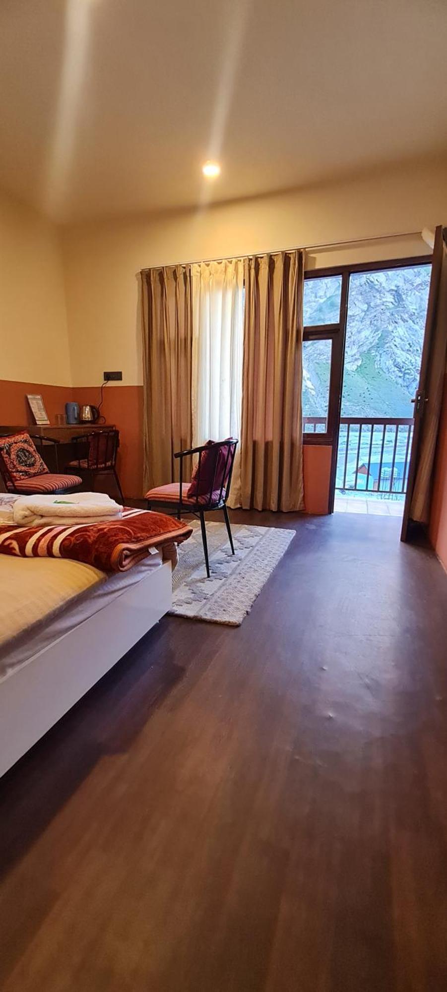 Anand Yul Jispa Hotel Ngoại thất bức ảnh