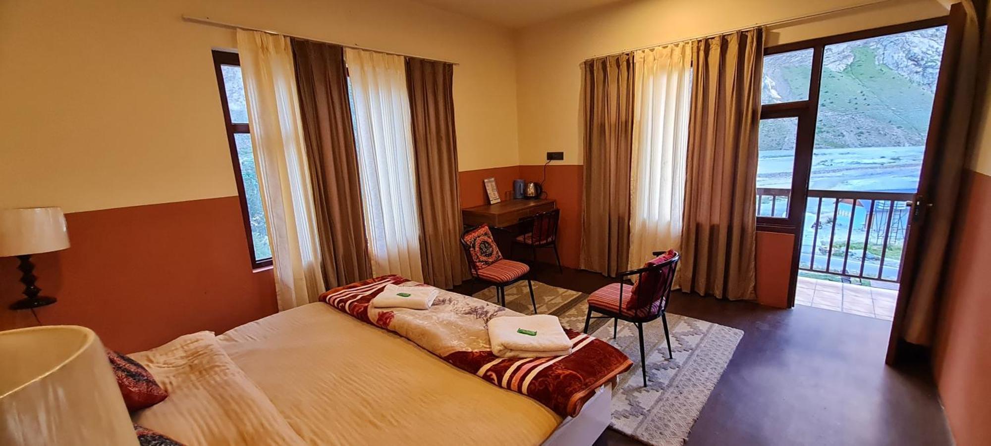 Anand Yul Jispa Hotel Ngoại thất bức ảnh